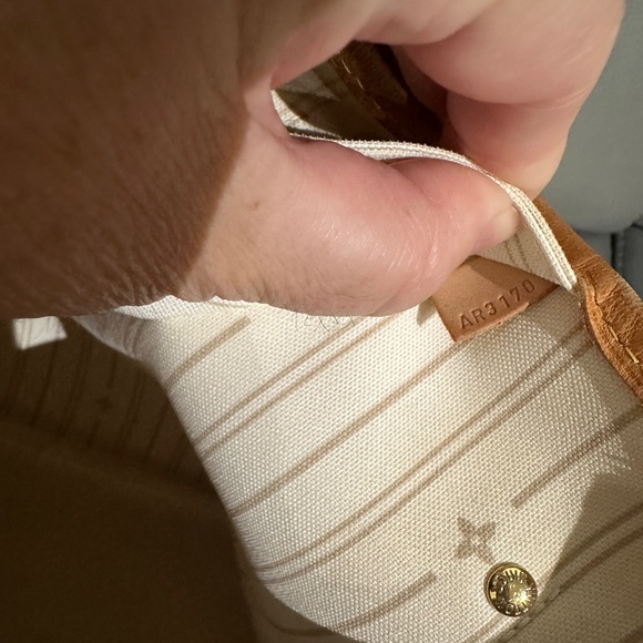 Louis Vuitton Neverfull Mm - Picture 6 of 11